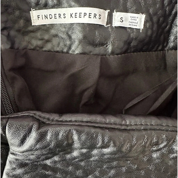 Finders Keepers Black Skirt Faux Leather Excellent Condition Size Small - Picture 3 of 6
